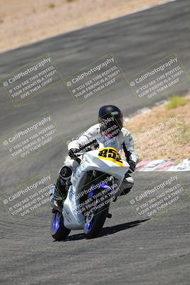 media/Jun-05-2022-WERA (Sun) [[64b01df28d]]/Race 4 and 6 LW twins superstocclumbman E superstock F superstock/